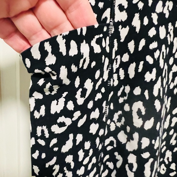 Printed Athleta Salutation Stash 7/8 - Picture 5 of 5